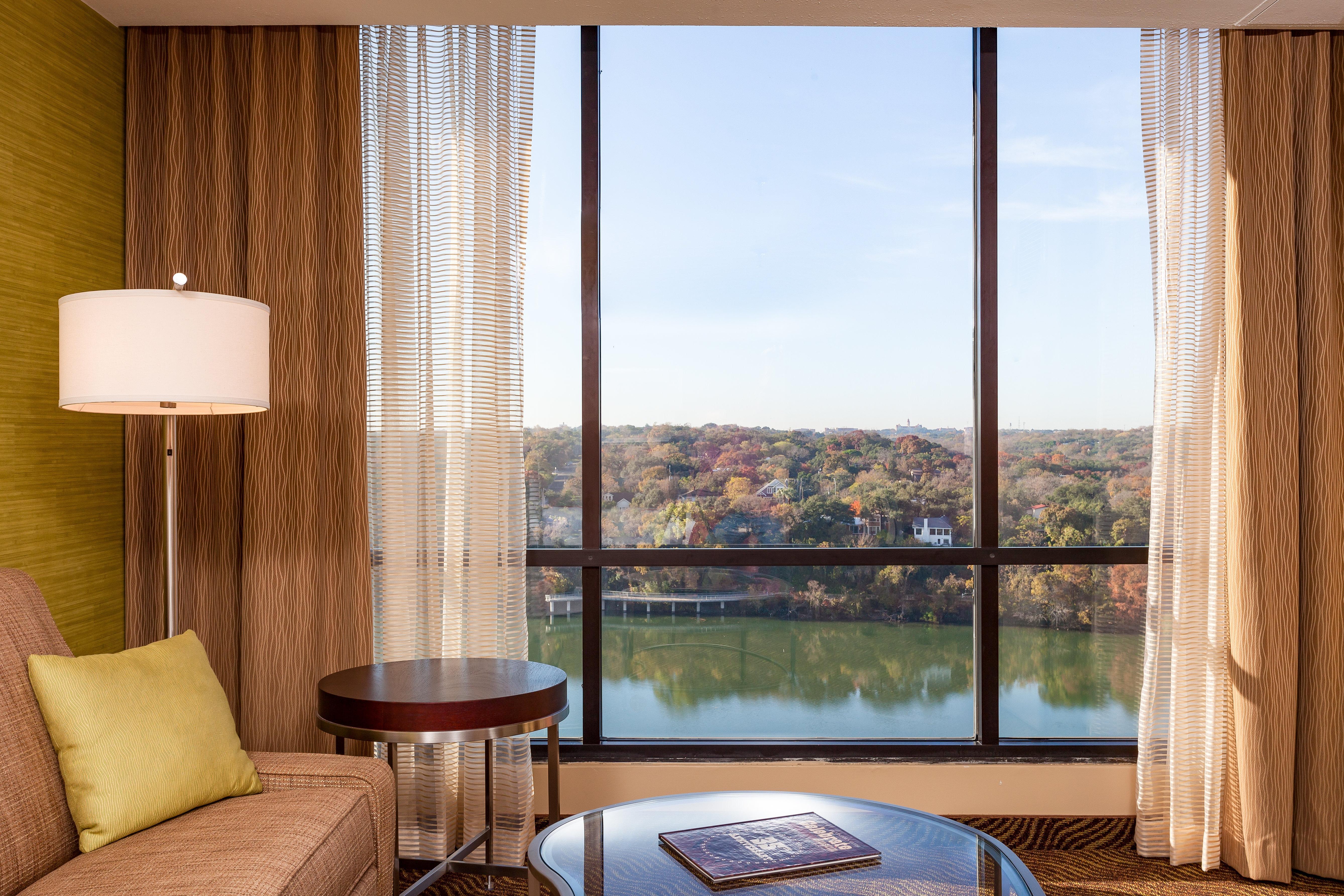 Holiday Inn Austin -Town Lake By Ihg Exterior foto